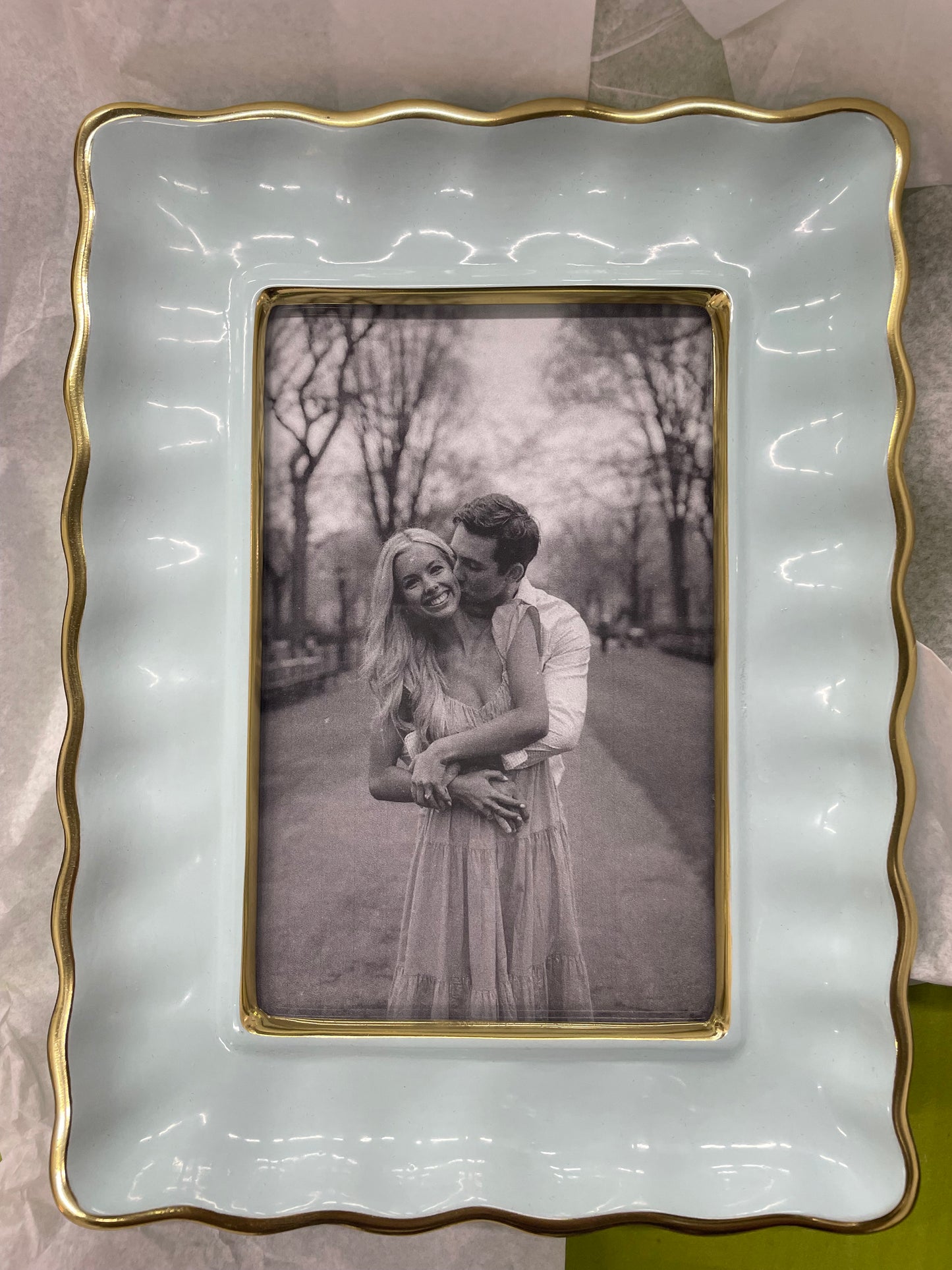 Blue Scalloped 4x6 Frame with Gold Trim