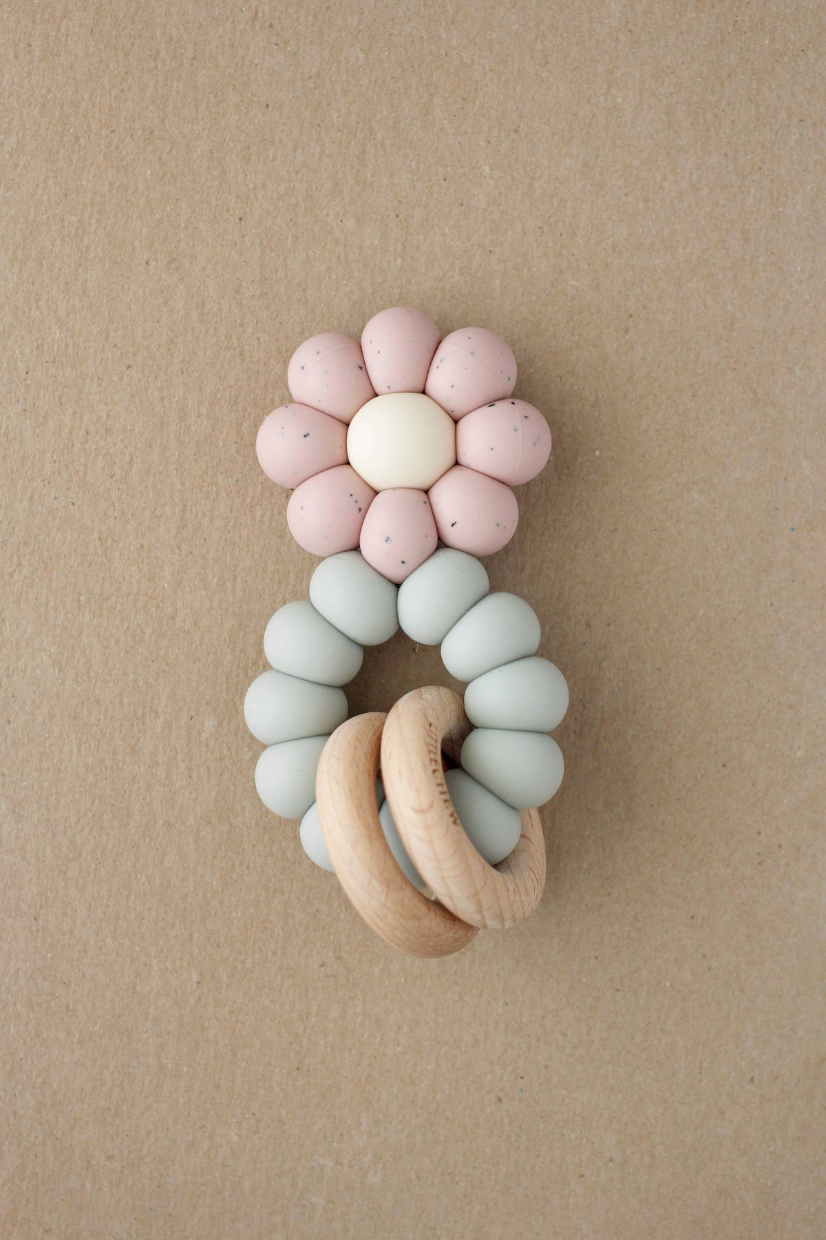 Flower Teether with Wooden Rings - Chamomile | Speckled Rose