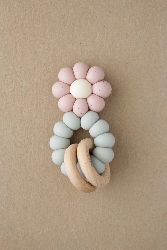 Flower Teether with Wooden Rings - Chamomile | Speckled Rose