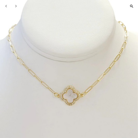 Cloverleaf Necklace - Gold and Pearl